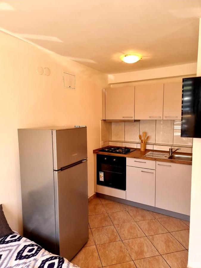Apartmani Petra Pula Exterior photo